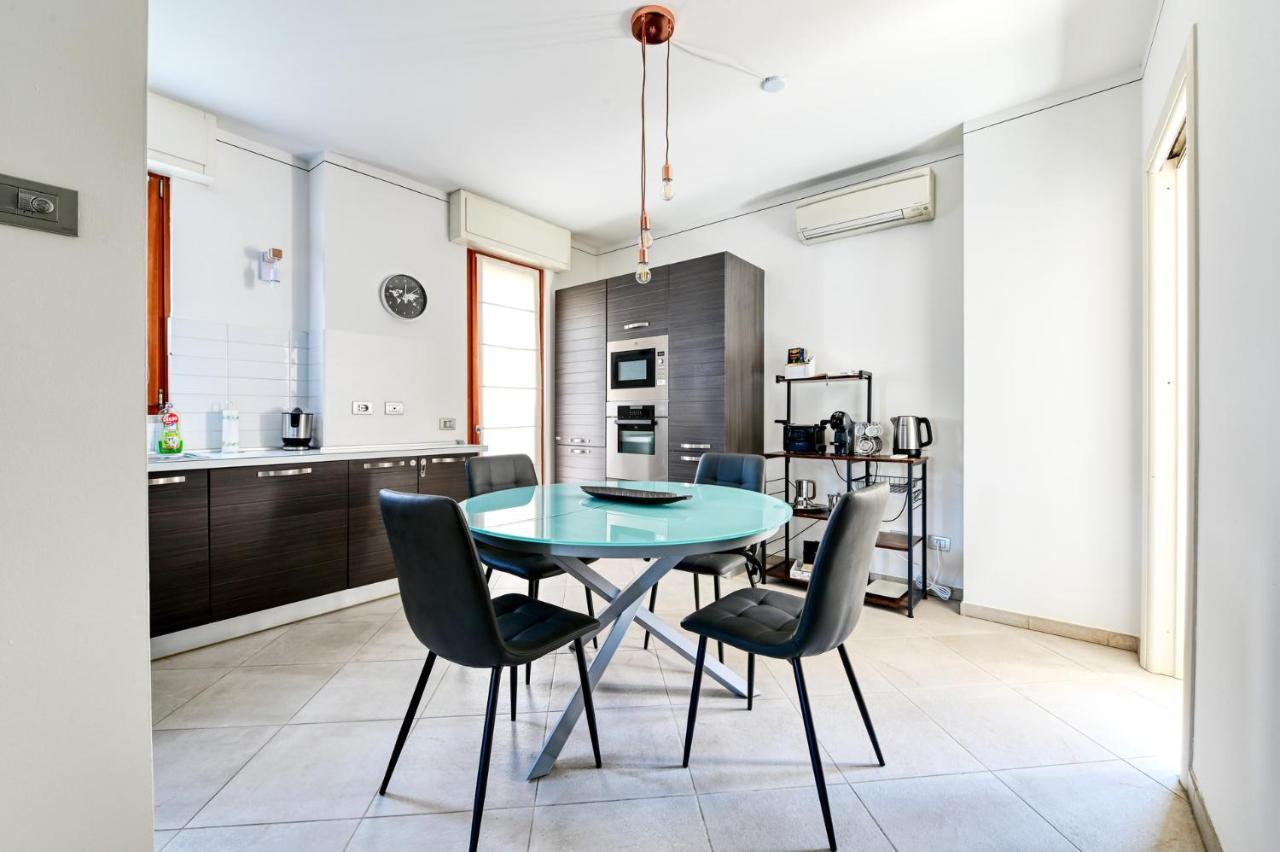 Pearl House - Sirmione Holiday - Jacuzzi Privata المظهر الخارجي الصورة