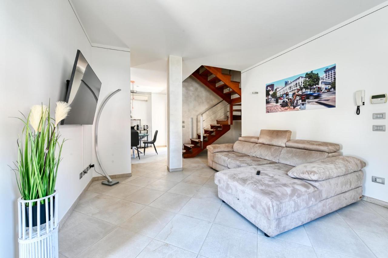 Pearl House - Sirmione Holiday - Jacuzzi Privata المظهر الخارجي الصورة
