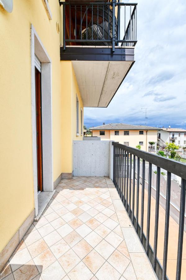 Pearl House - Sirmione Holiday - Jacuzzi Privata المظهر الخارجي الصورة